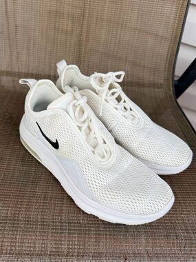 Women’s Nike 7.5